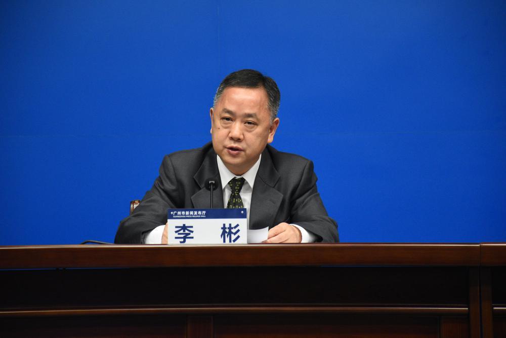 广州市农业农村局副局长李彬表示,促进农民全面发展首先要全面提高