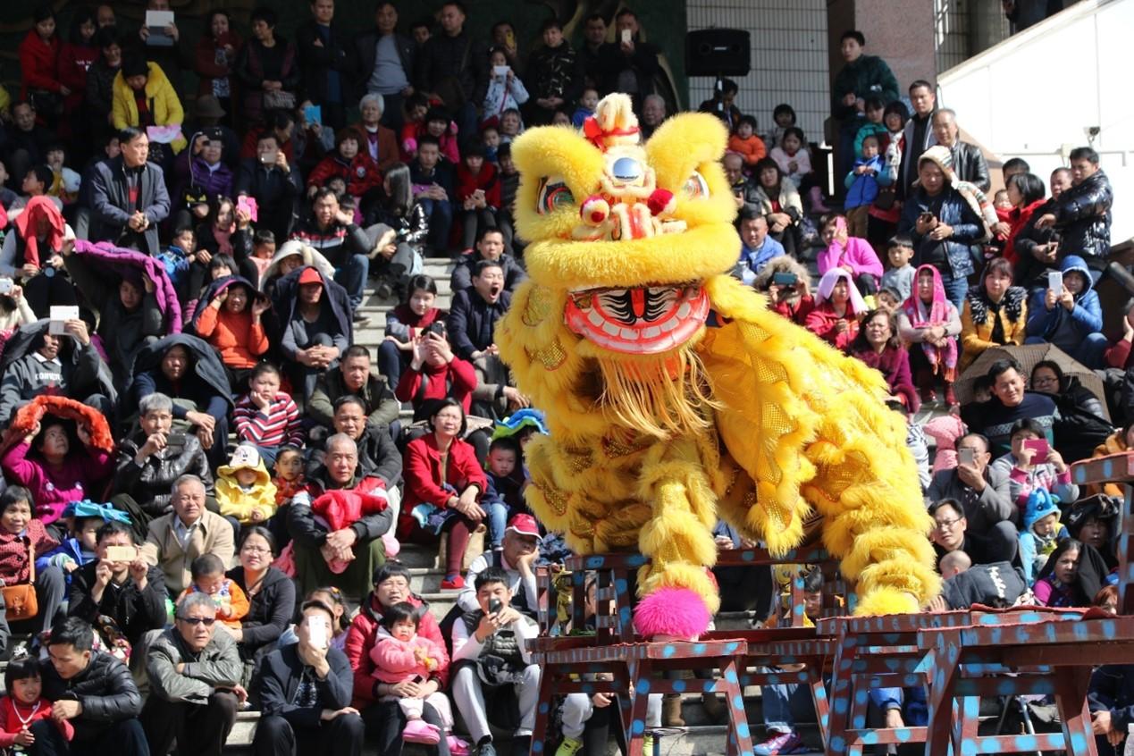 醒獅造型套路很多:起勢,常態,奮起,疑進,抓癢,迎賓,施禮,驚躍,審視