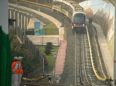  中国首列齿轨列车在四川资阳下线