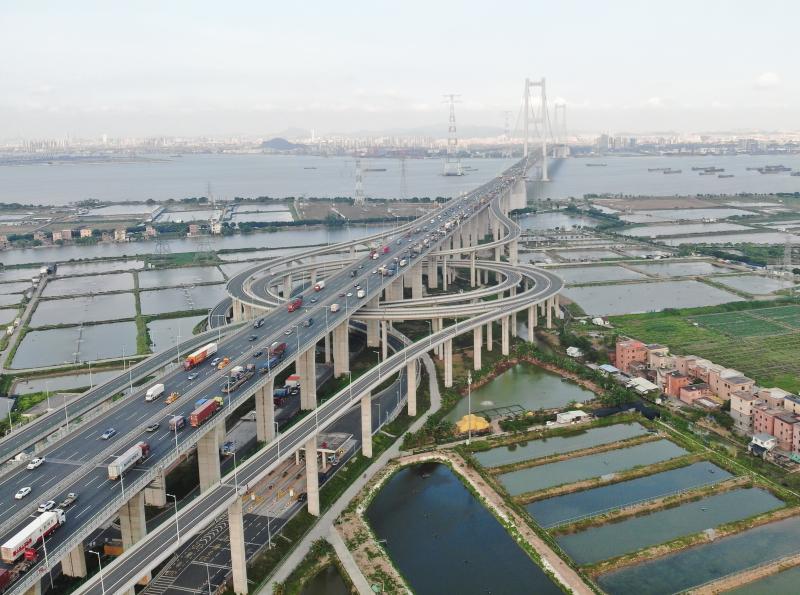广东高速明日将迎元旦出行高峰！预计这52处路段易拥堵