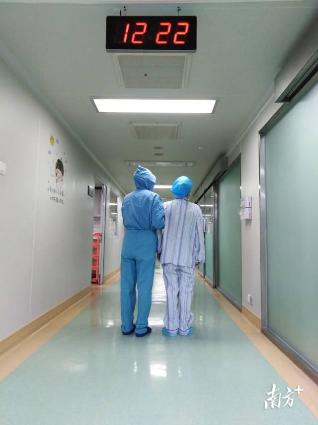 1月23日（大年初二），在南方医科大学珠江医院，一名异基因造血干细胞移植患者康复出仓，在新年重获新生。作者：罗菁