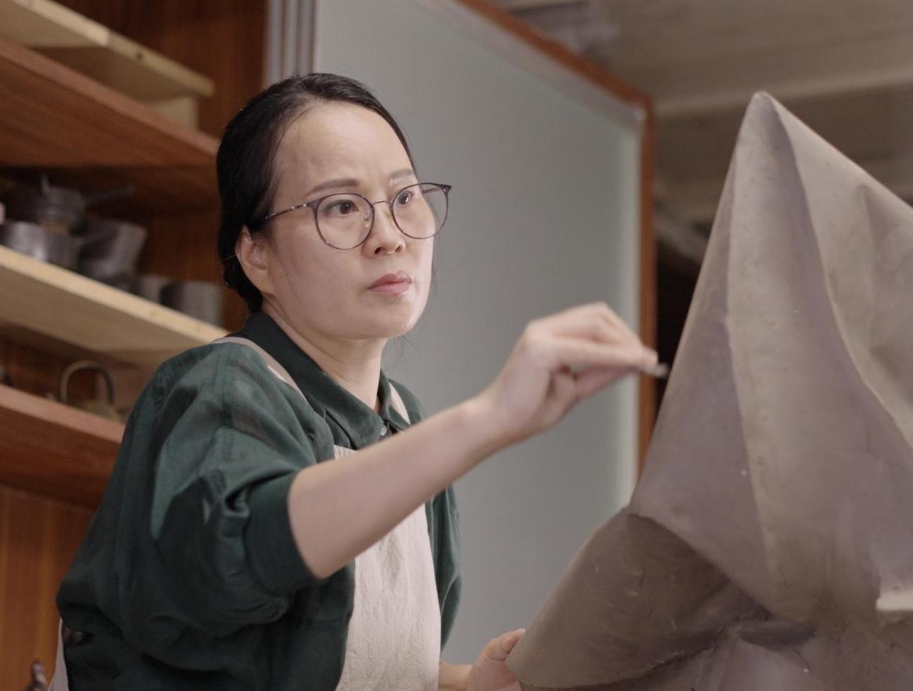 【视频】中国工艺美术大师范安琪：只要敢想，陶瓷都可以表达