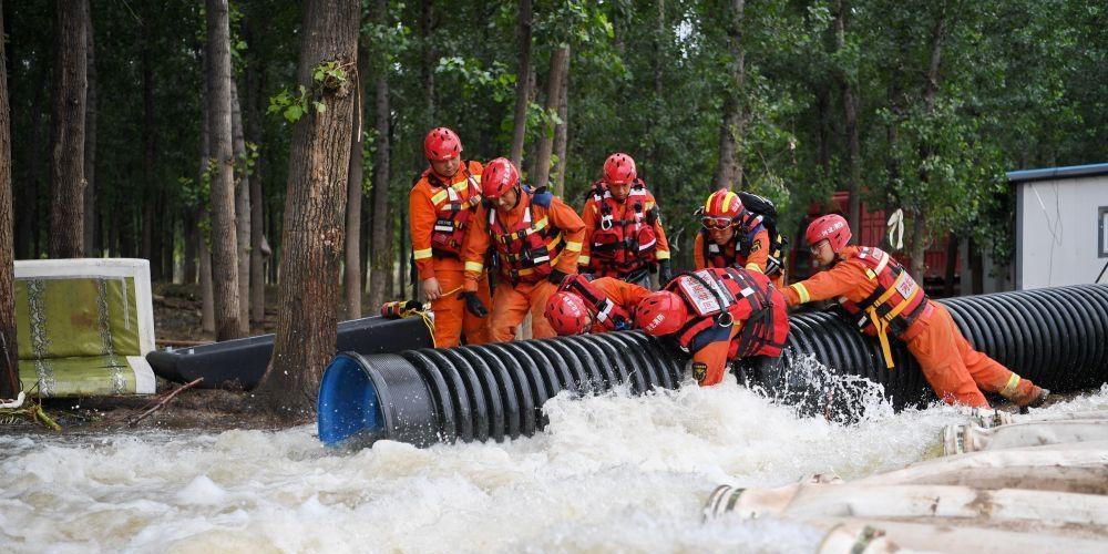  清淤、消杀、排涝……河北涿州开展灾后修复工作