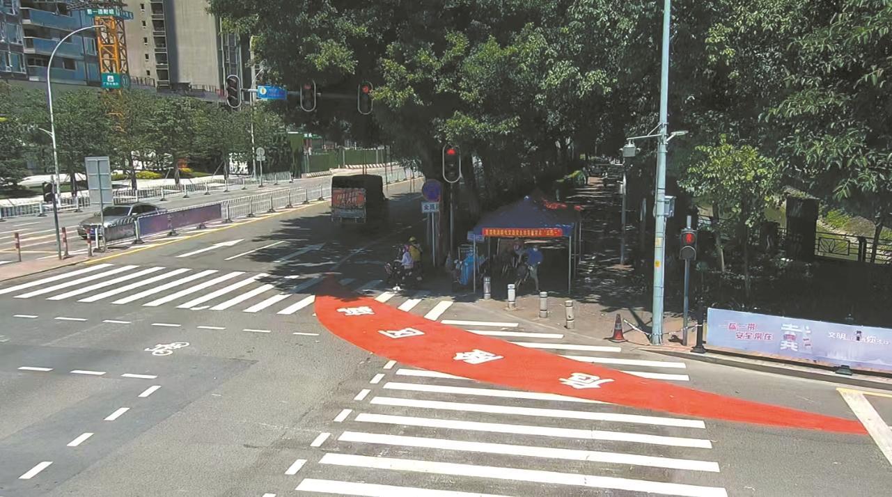 广州多路口设置右转危险警示区