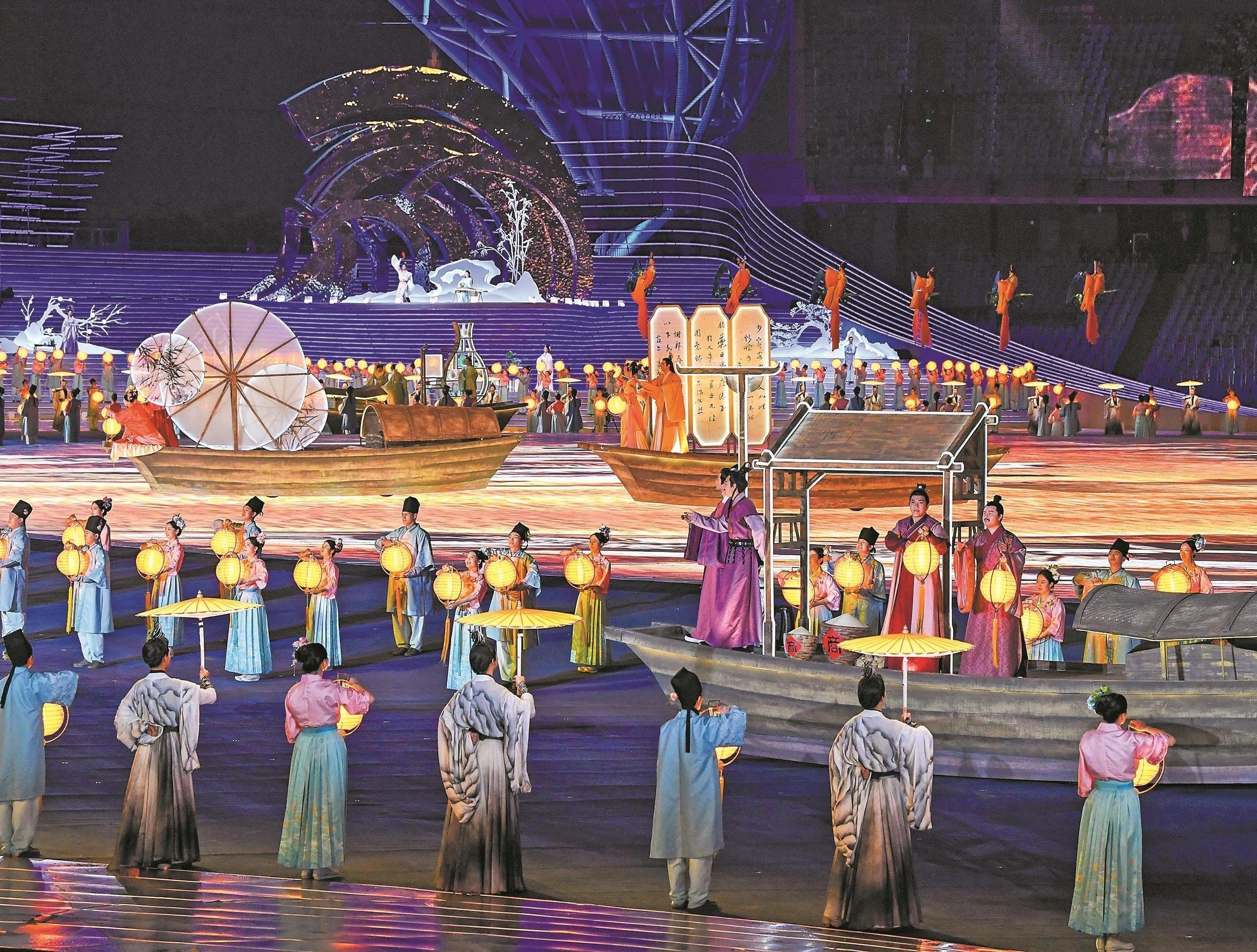  国风沁人心 万里尚为邻 观众点赞杭州亚运会开幕式