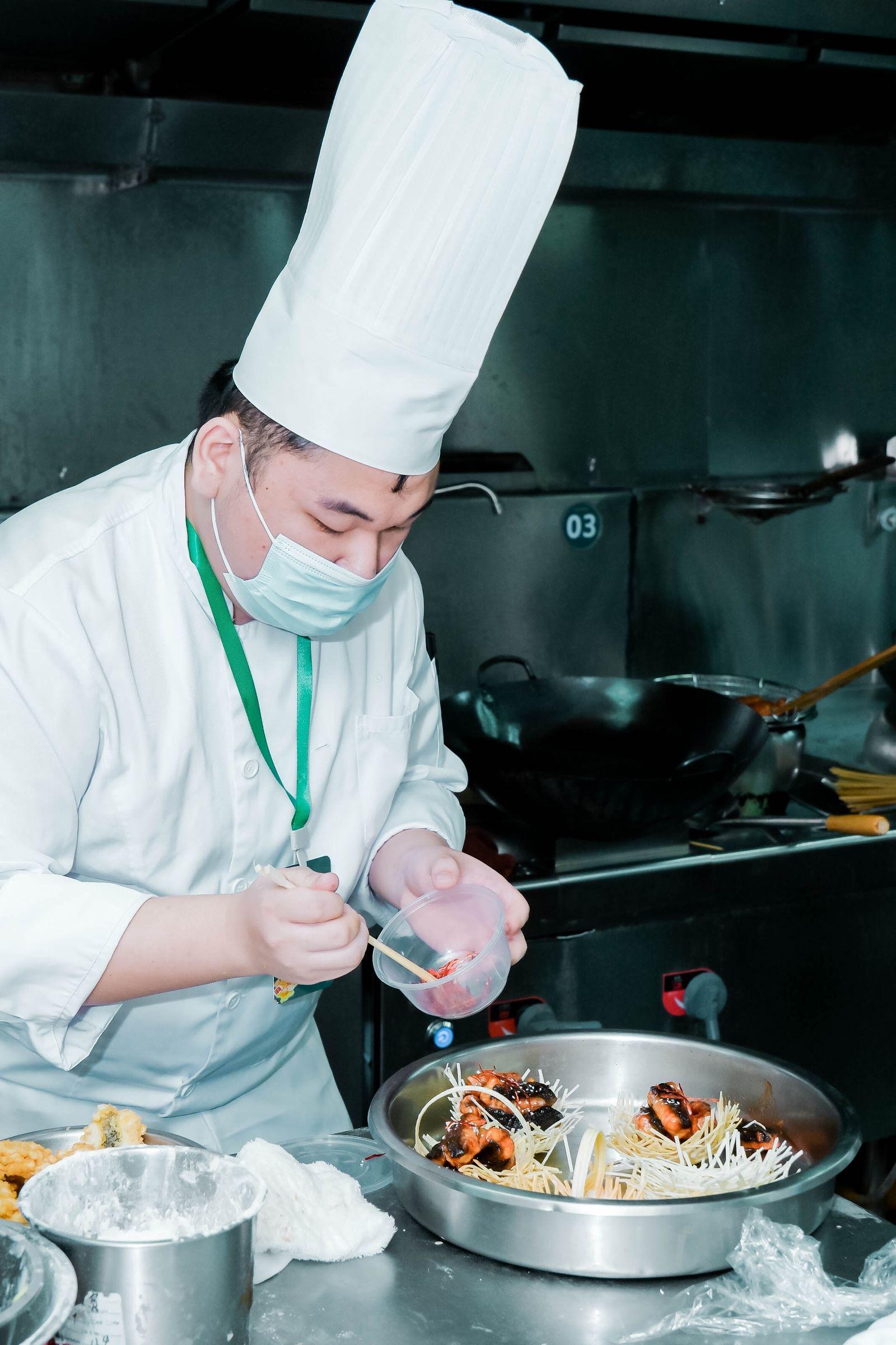 广州“青年粤菜师傅”同台比厨艺、拼创意，预制菜赛道新品频出