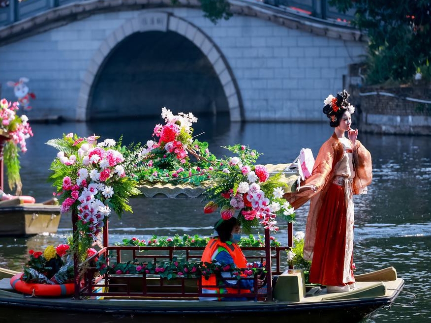 鹅潭湾畔花正艳！街坊们请查收，广州荔湾送上西关年味大礼包