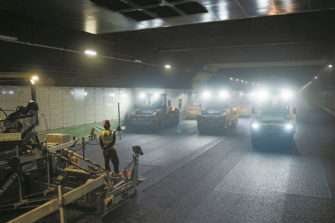深中通道开始隧道路面施工 预计6月具备通车条件