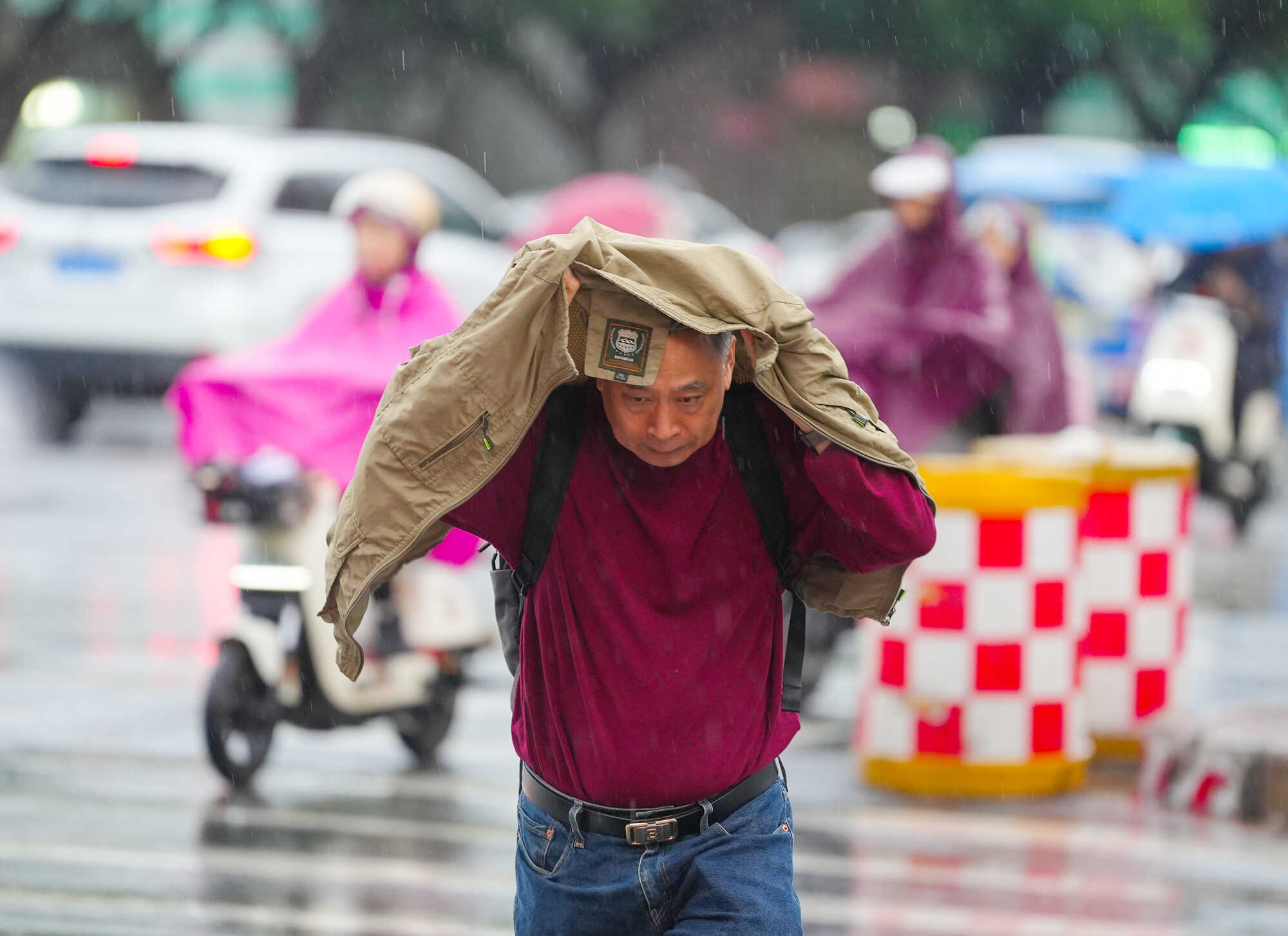 越秀天河或有冰雹！广州多区升级“风雨雹”预警