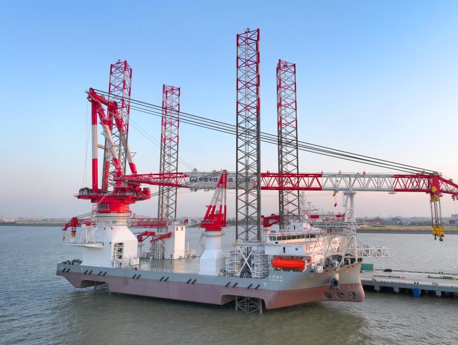 新一代自升式海上风电安装平台在江苏南通交付