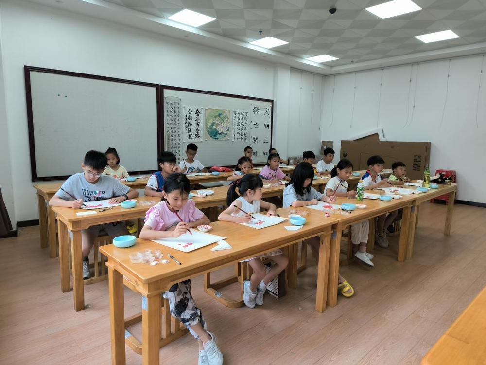 成年人兴趣班热：乌兰察布青年“八小时外”的自我充电(图1)