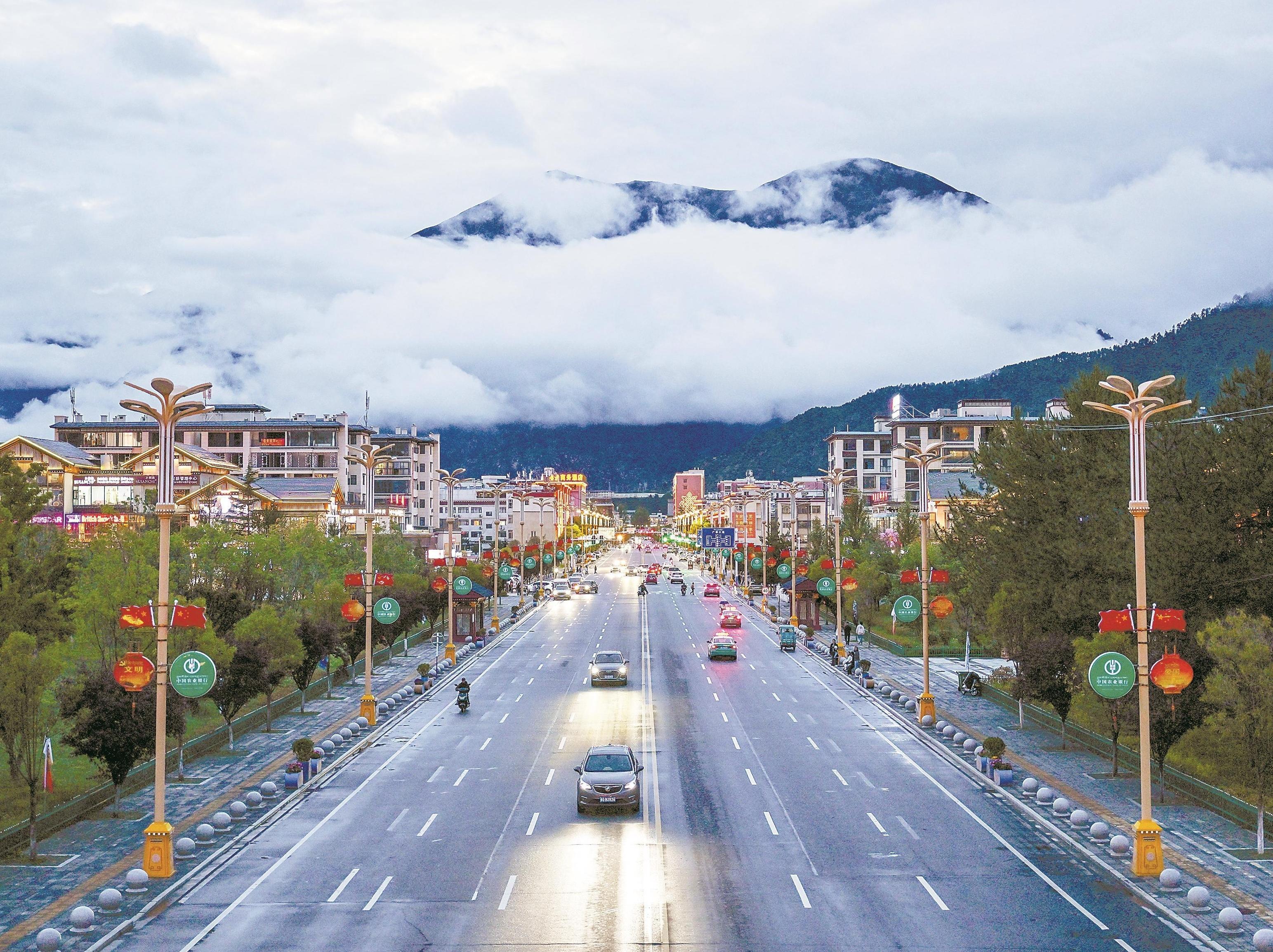  Thirty years of relay, building dreams, crossing mountains and seas, deep feelings between Guangdong and Tibet