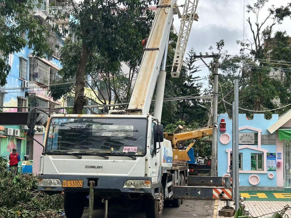 广东省住建厅统筹全省住半岛·BOB官方网站建力量驰援湛江灾区(图1)