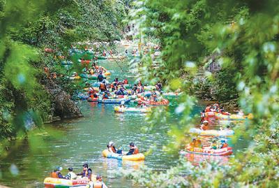 参与户外运动渐成新时尚更多游客选择“到没有天花板的地方去”(图2)