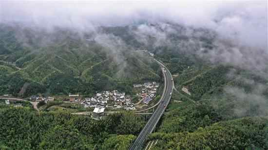 河源和平：点燃产业引擎 推动协调发展 