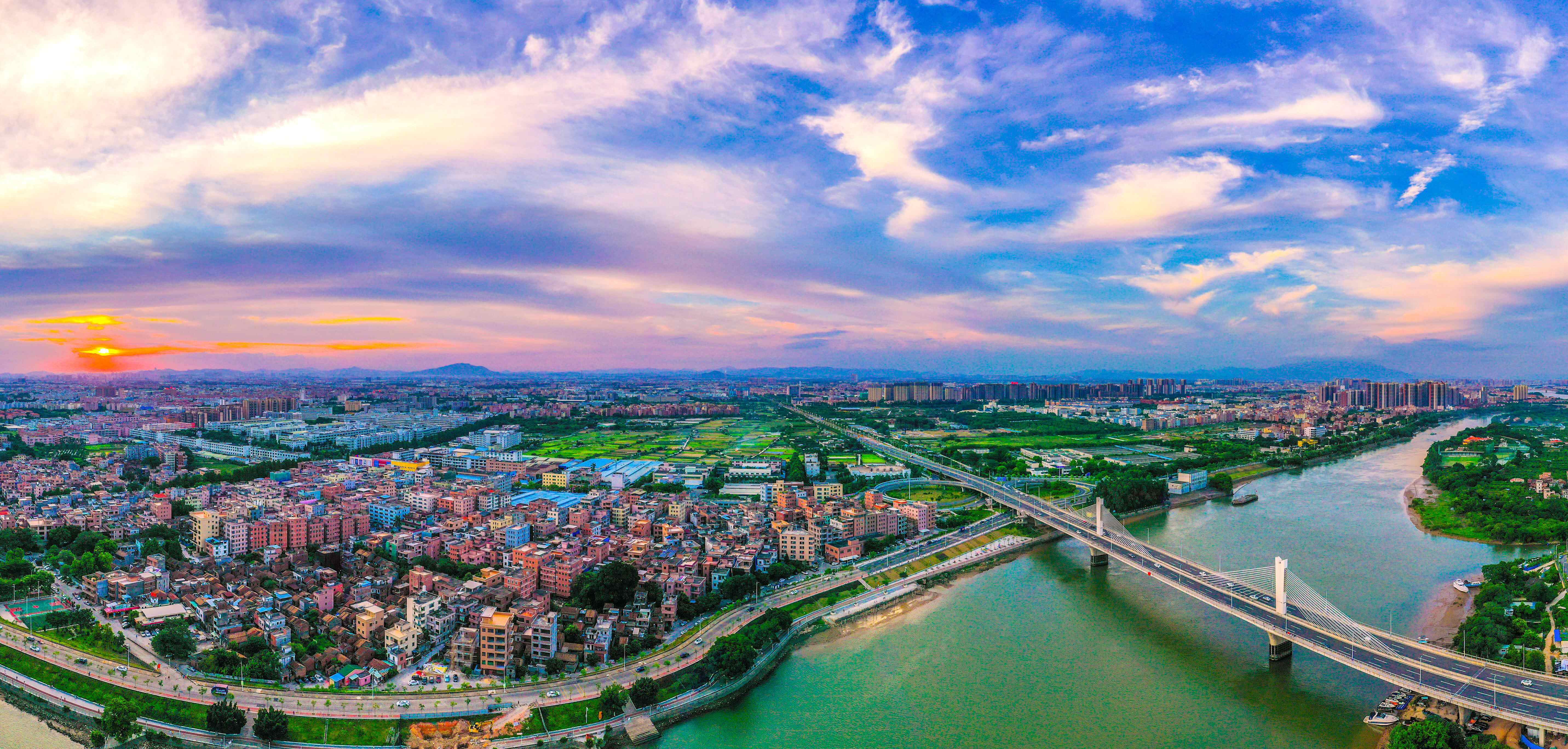 东莞高埗：阔步行大道 绘就繁荣新画卷 