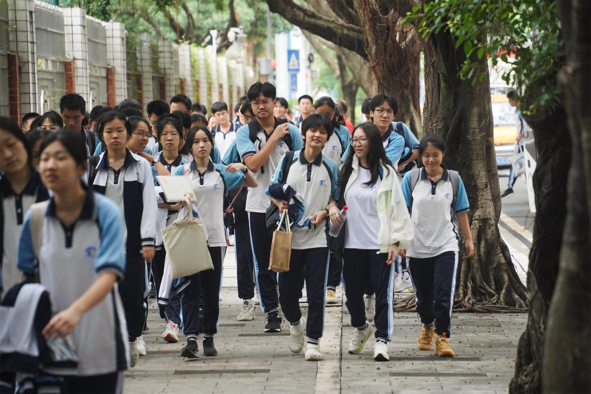 早读｜广东2025年高考11月1日起报名；亚锦赛国乒女团不敌日本获得亚军