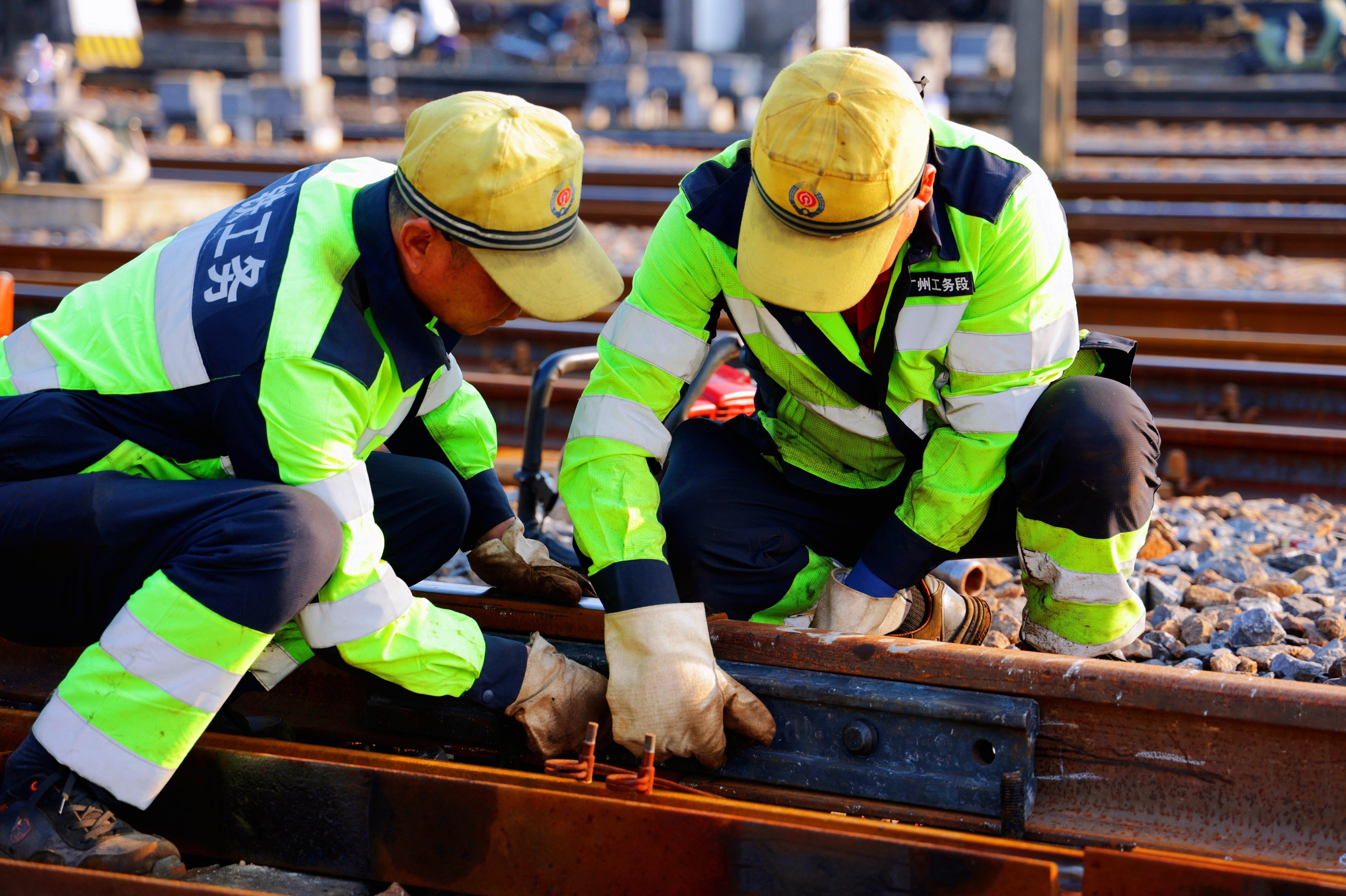 在华南最大铁路编组站，奏响“平安序曲” | 新春走基层
