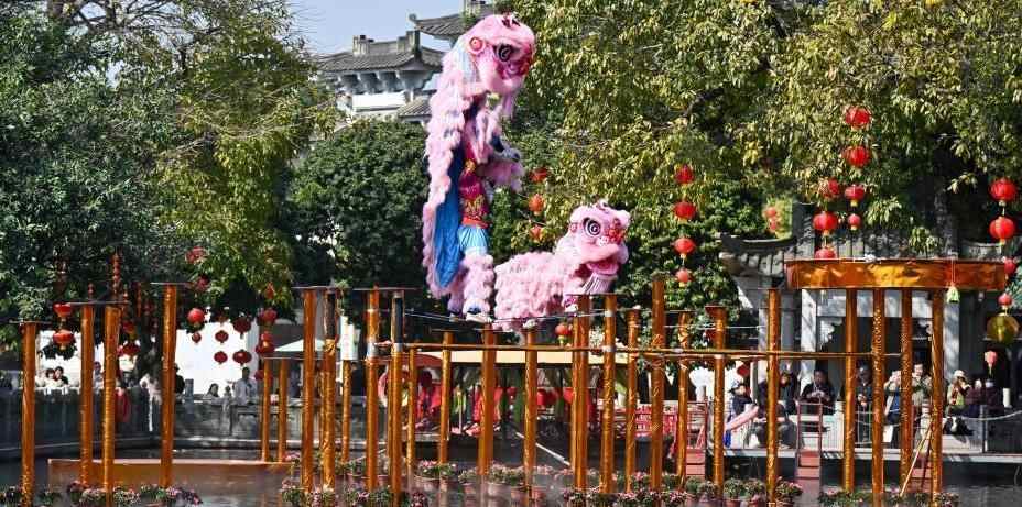  广州岭南醒狮欢腾迎新春