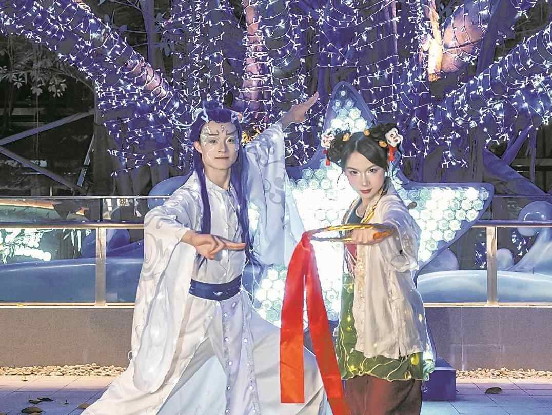 夜探“龙宫”喜迎奇妙新年 广州海洋馆开启夜场活动
