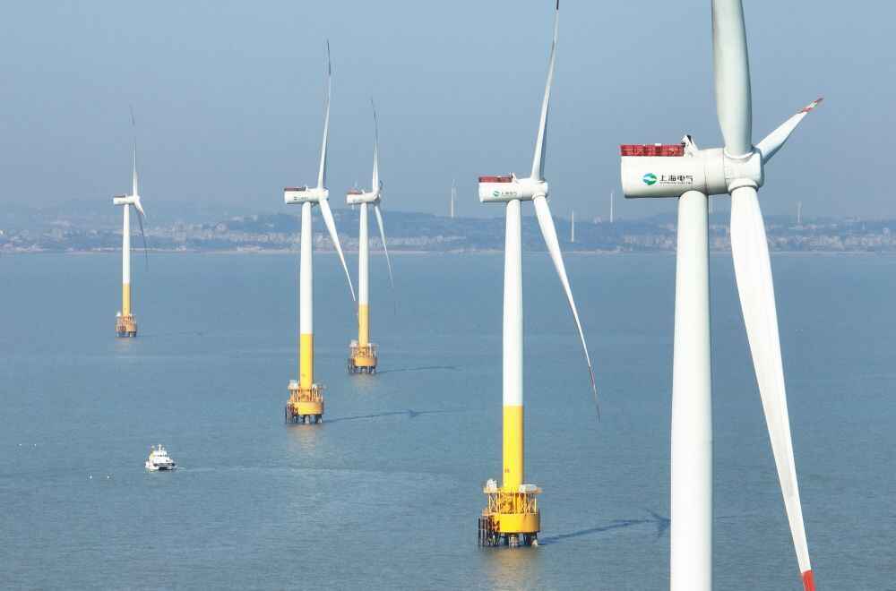 新春走基层丨与风同行海作伴——跟拍海上风电运维工程师的一天