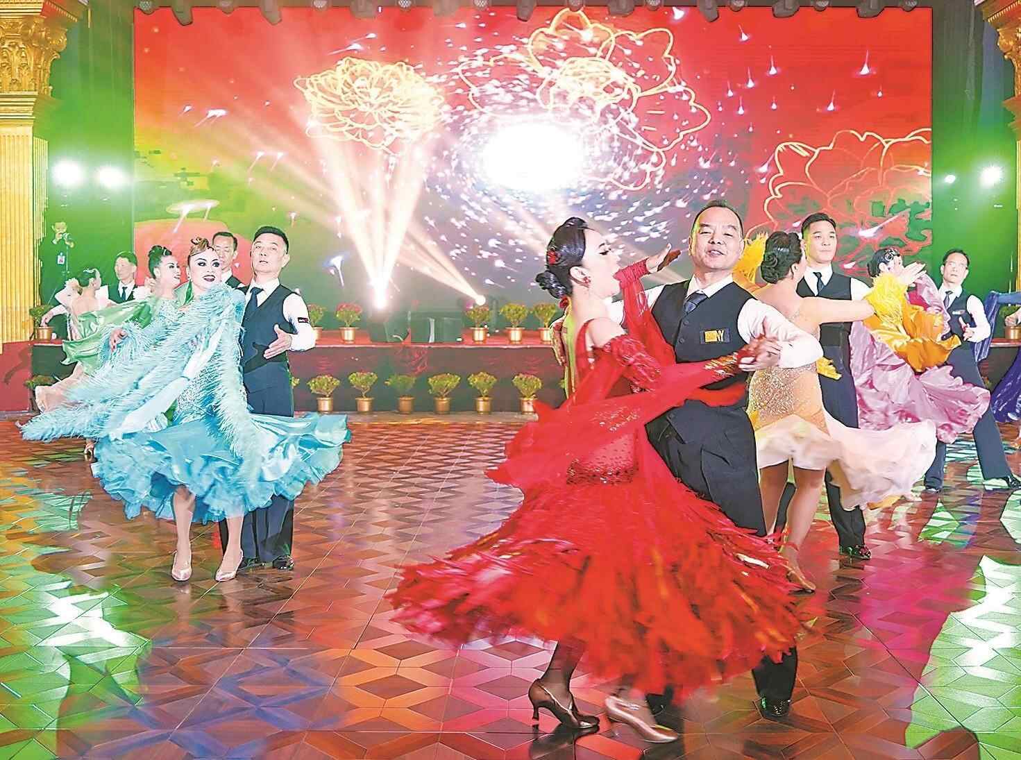 2025年广州新年舞会热力开场 献上新年社交文化盛宴