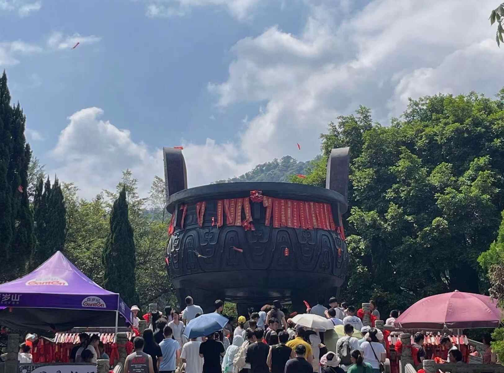 肇庆鼎湖山：新年一起来宝鼎园“问鼎祈福”吧！