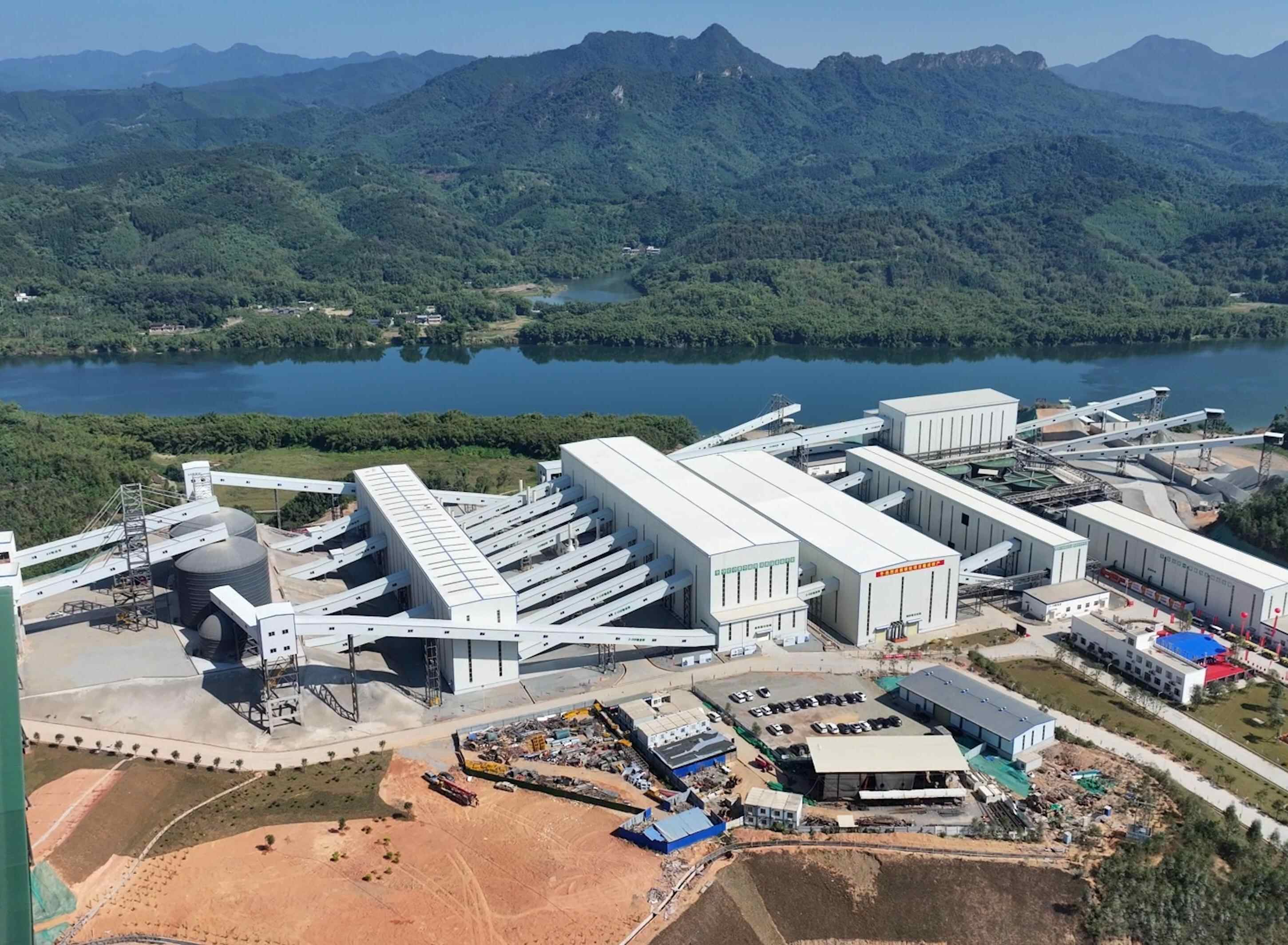 广东建工控股：擎旗高质量发展，铸就建设先锋典范 