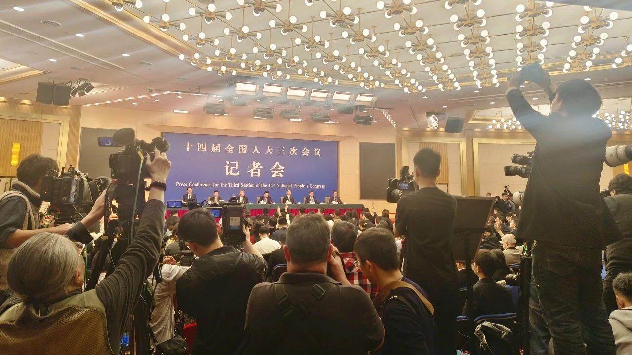 JN江南官网梅地亚：两会新闻中心的中国声音(图8)