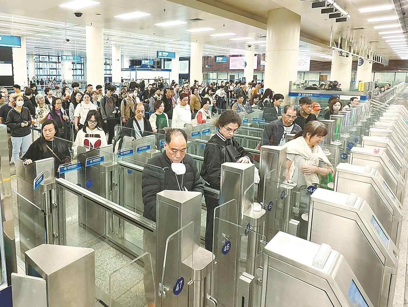 清明假期首日，全国近2.9亿人次跨区域流动 其中超过十分之一是广东人