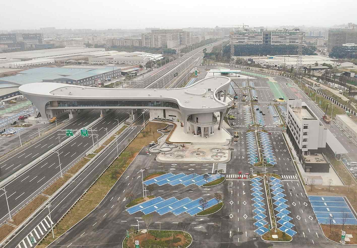 今天欢迎！宗教高速公路小路服务区要求您“吃