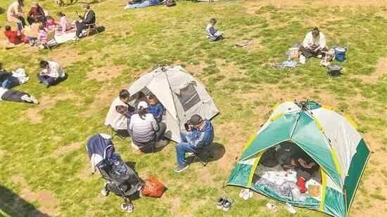 广州户外消费井喷 防晒衣成热门单品 