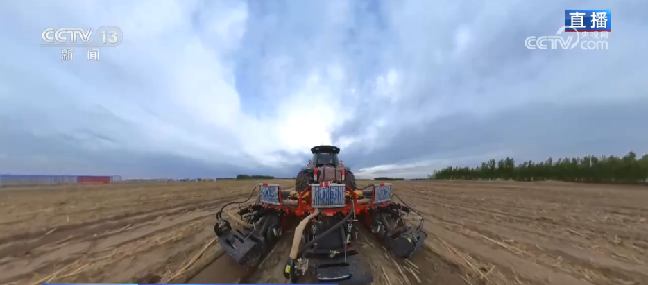 智能农业机械“唱着主角”希望场描述“繁殖”