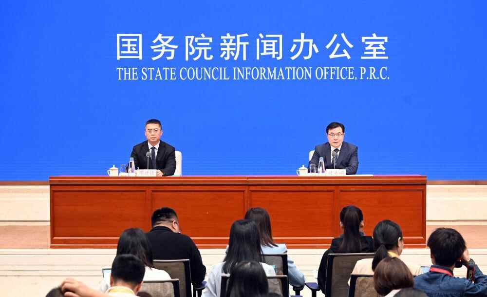 中国的经济正在促进压力的最高水平！ 4月卡报告