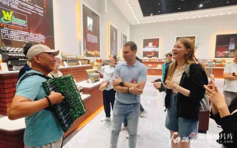 “ Katyusha”在这里！北京大学的学生将沉浸在浪