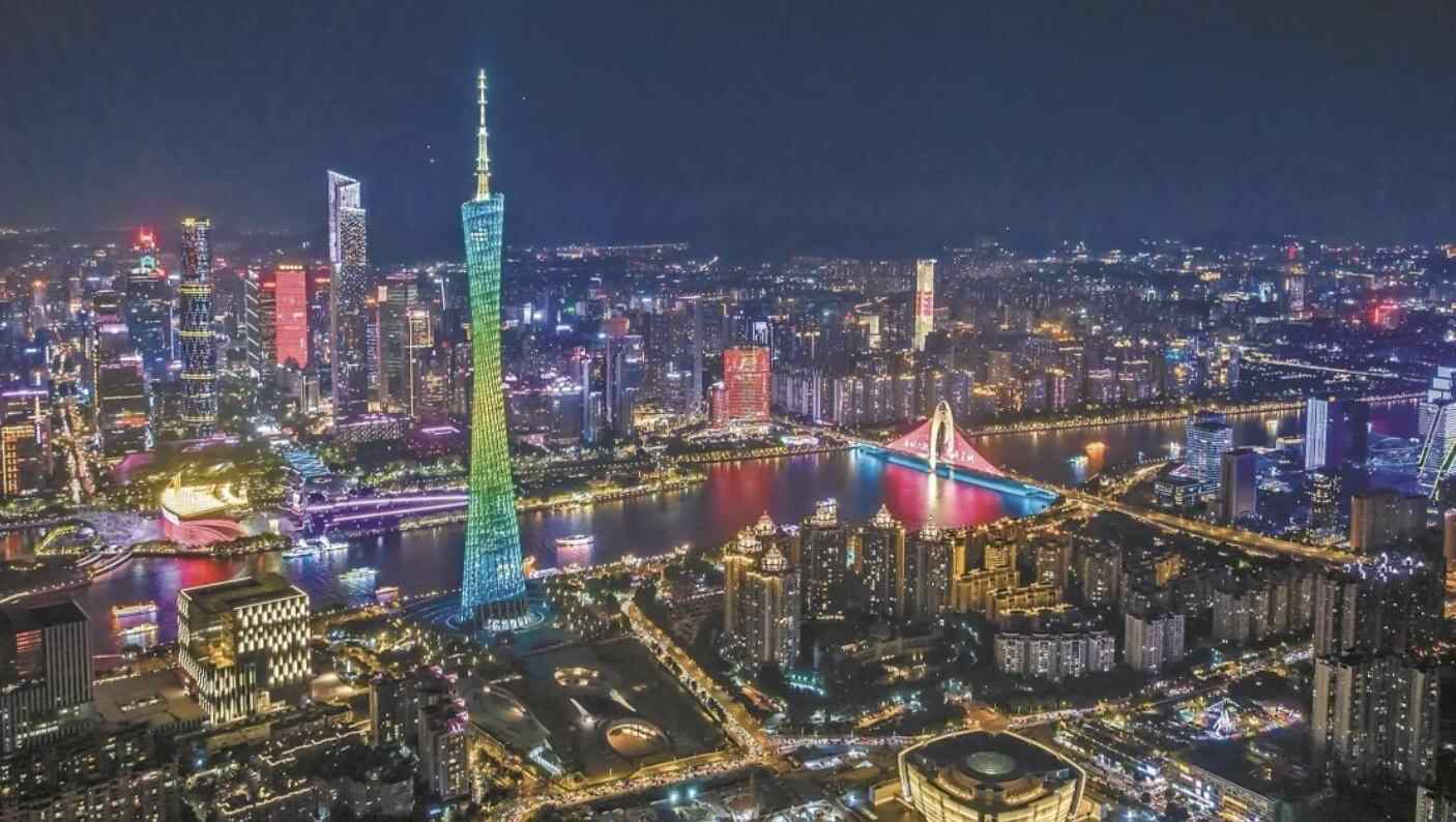 八景新裁入戏来 