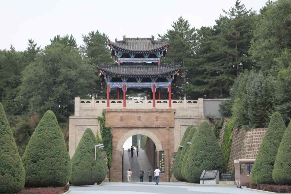 历史记得，记得烈士丨看火花，正朝着革命之路