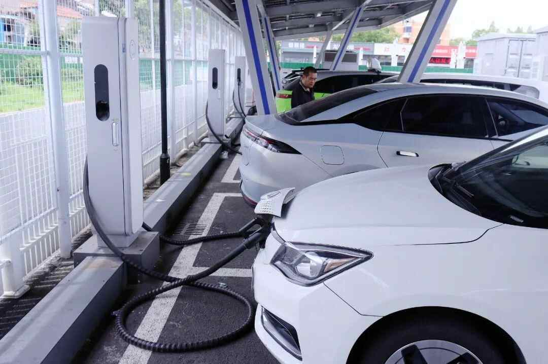 两个部门征求意见：辅助驾驶不能用作自动驾驶