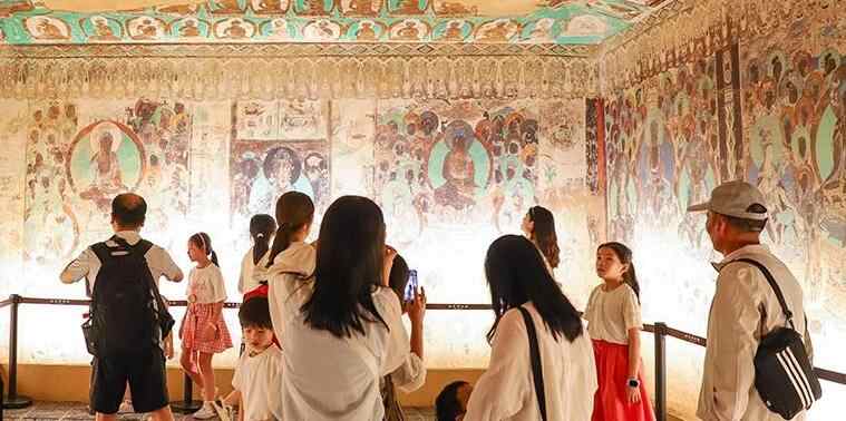  宁夏银川：西夏陵景区游人如织