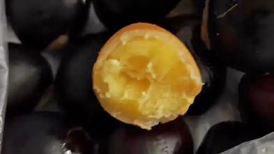 两广人的七夕限定！外表黑黢黢，内芯却软糯香甜，网友：随机馋哭一个北方人