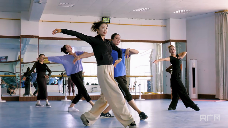 [请记住指示并看到美好的中国]将继承并推进数千