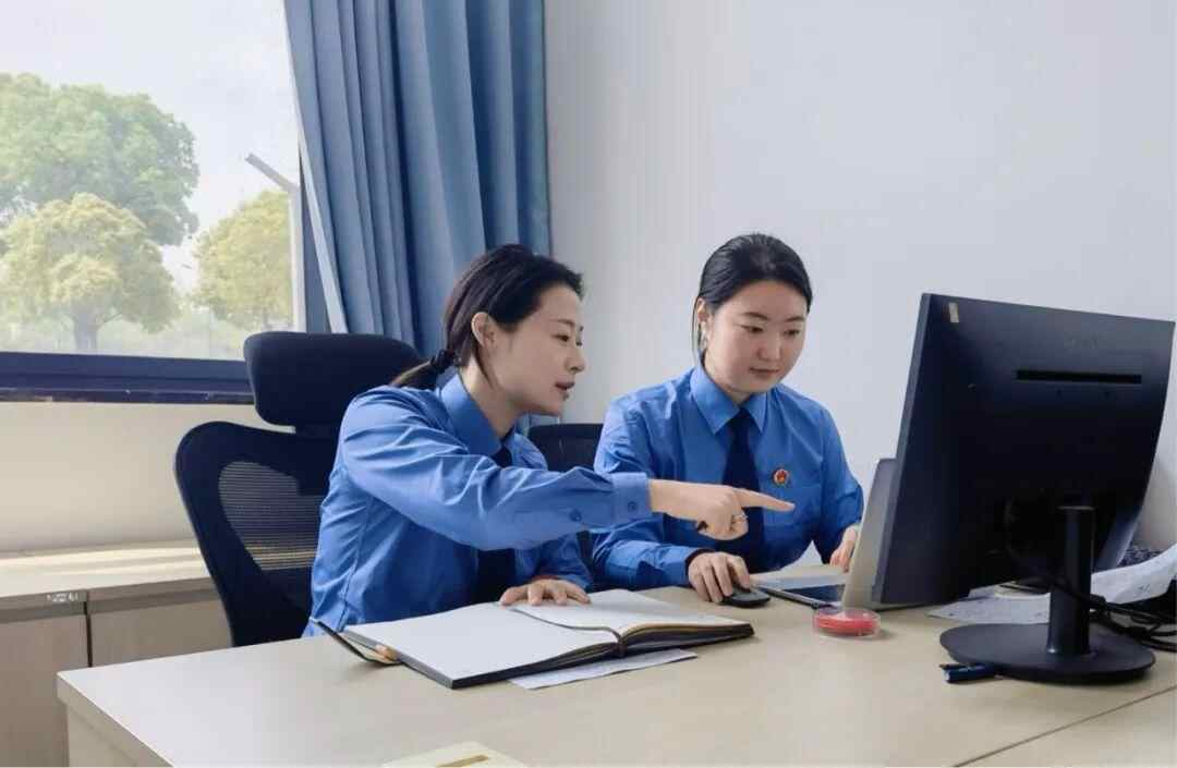 为什么“ Deadbeat”还要乘坐一流的椅子去旅行？