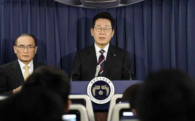 李·扎明（Li Zaiming）首次访问了美国，只接受了