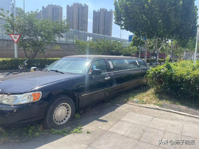 更长的林肯成为“僵尸汽车”吗？ Hefei的一辆“