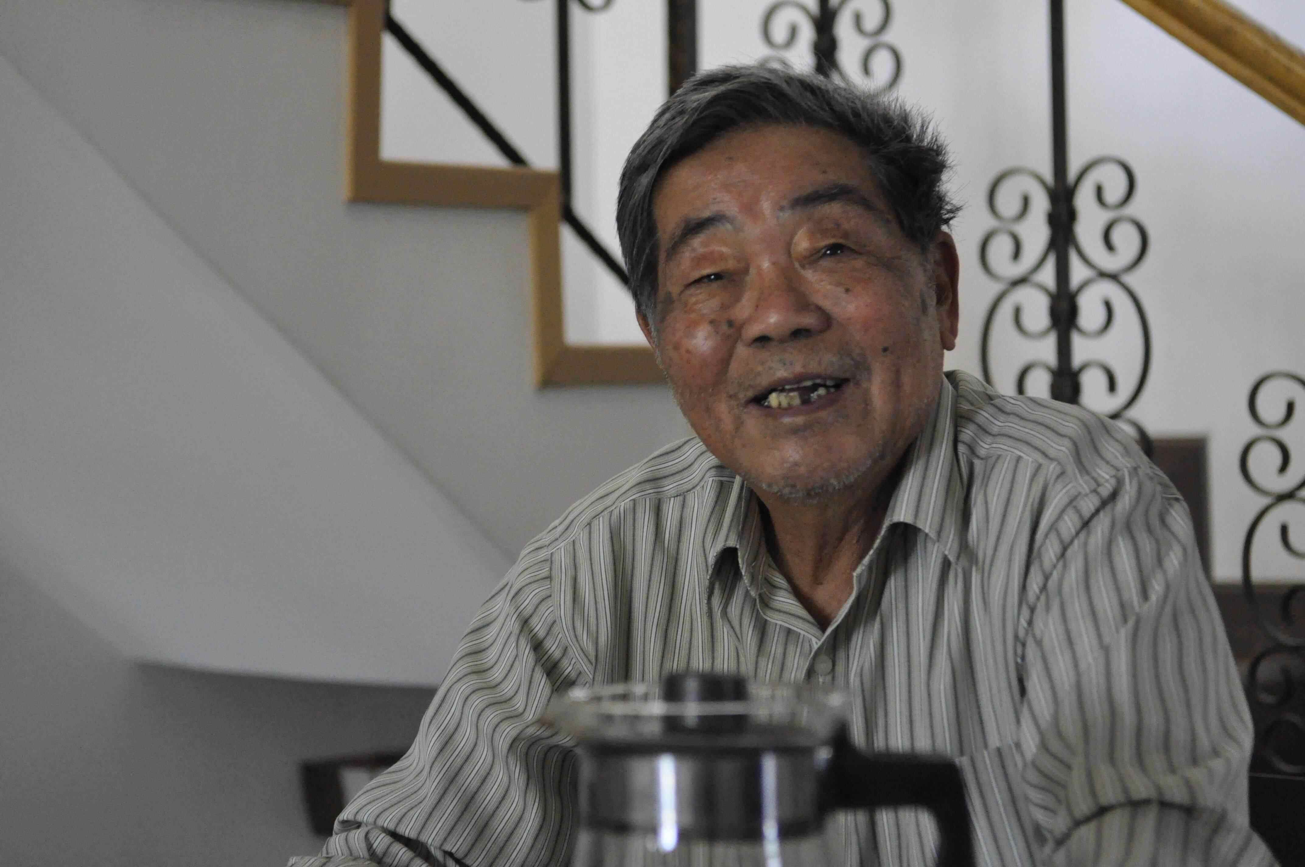 “ Chen Chuancai奖学金”的首选是教学和帮助学生涵