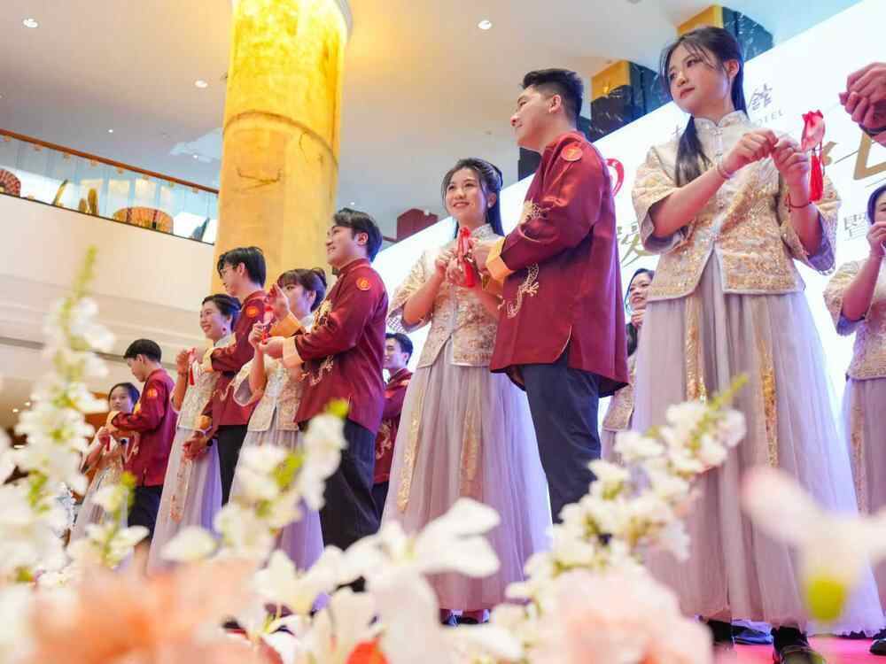 岭南园林浪漫升级！越秀“花城有囍”户外颁证点上新｜七夕·广州越秀