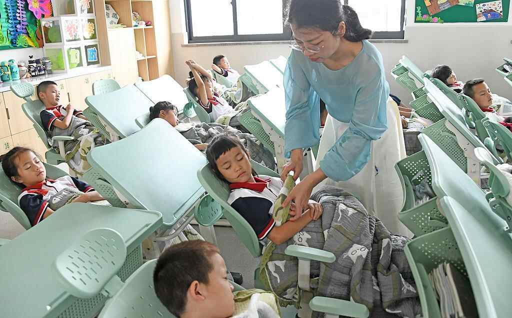 校园午餐的午餐已经从“肚子里睡觉”变成“在