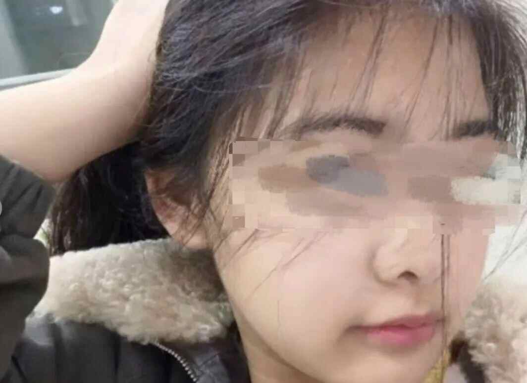 这位14岁的女孩因受到身体惩罚而死亡，并“释放