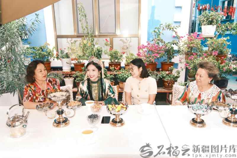 忘记了七十年来，蒂安加山脉的北部和南部都是