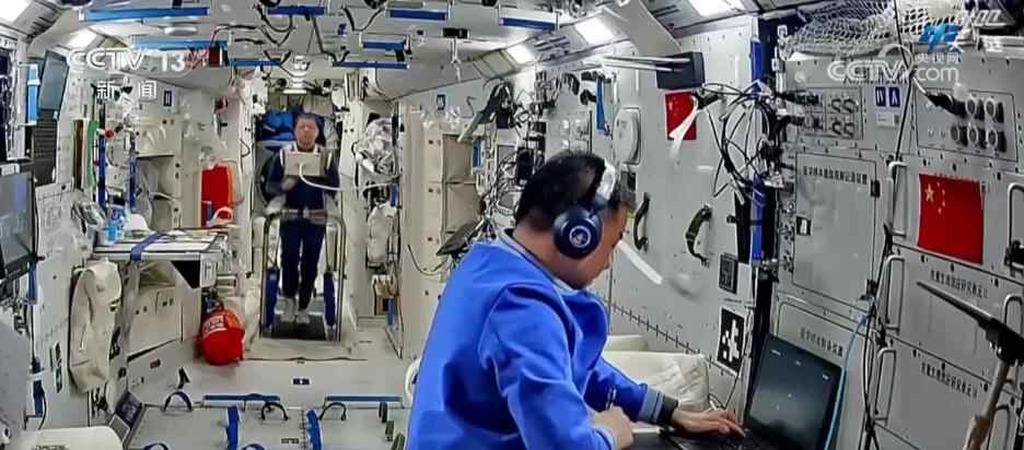 太空中的菜园正在收获，进行了紧急演习...二十